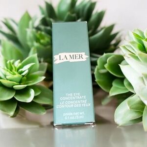 La Mer Eye Concentrate in Elegant Green Packaging